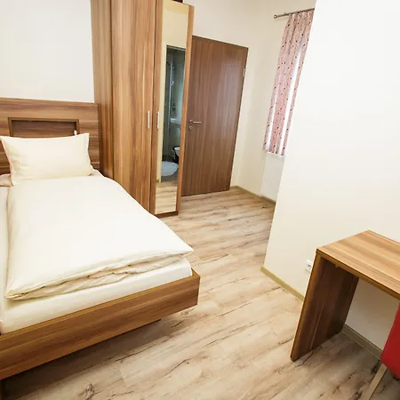 Bayrischer Hof Gasthof 3*