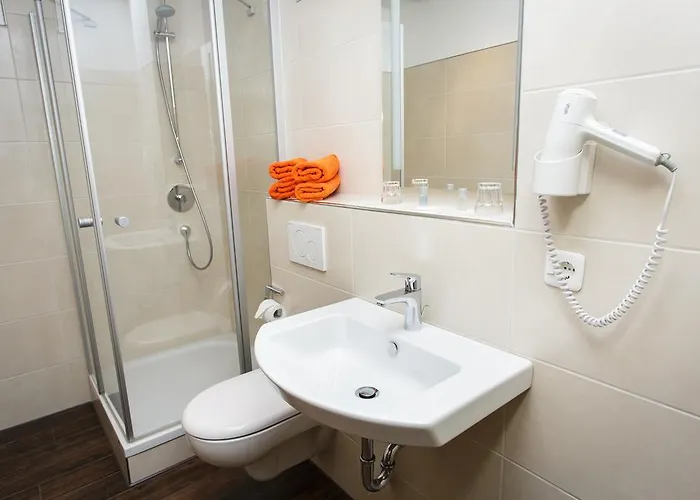 Bayrischer Hof Gasthof 3*